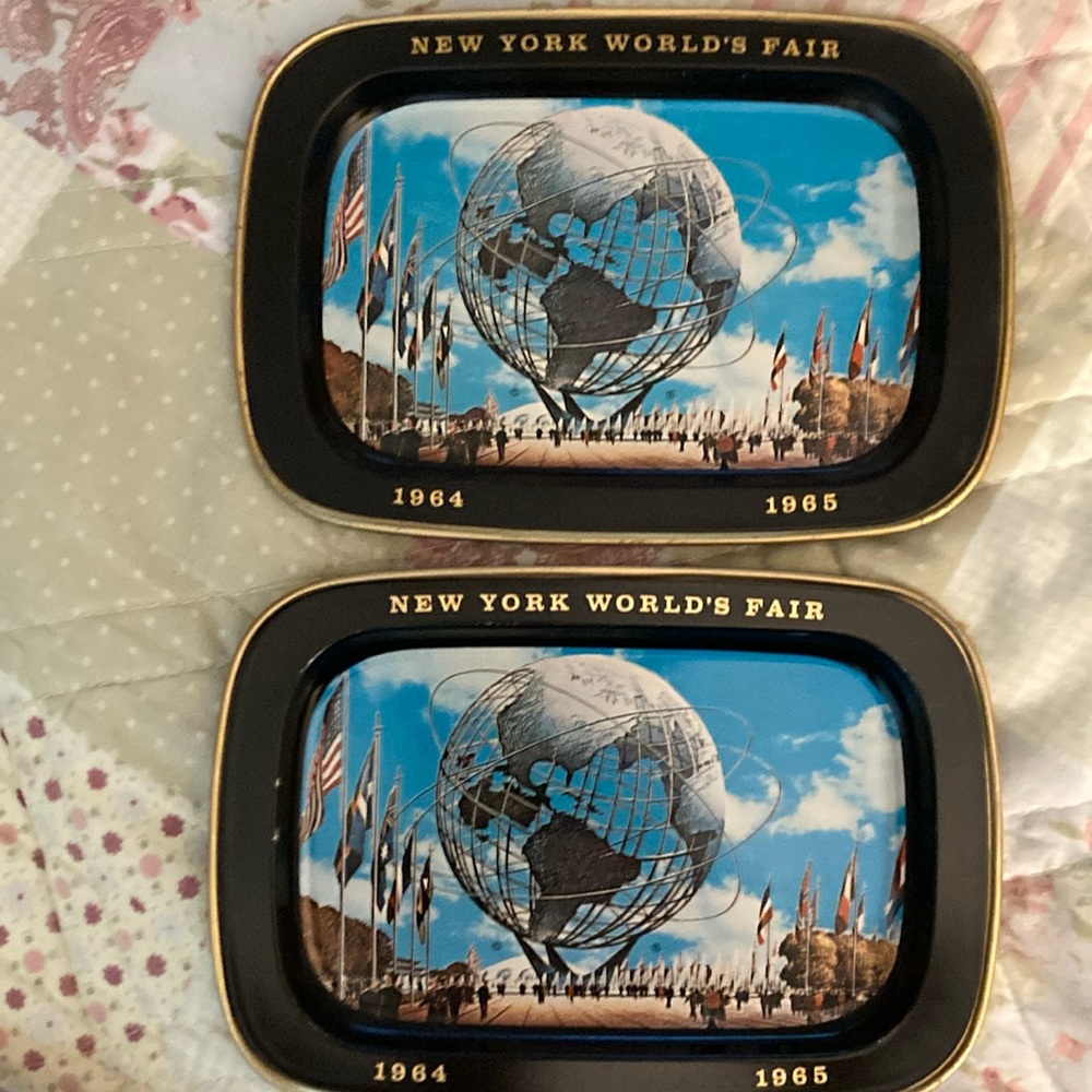 NY World's Fair Souvenir Trays